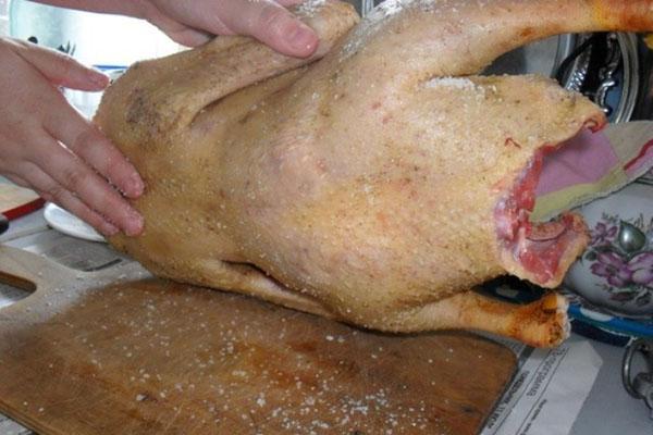 frotar con sal y dejar en remojo