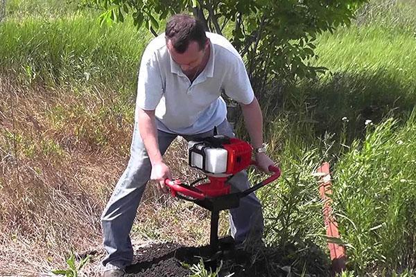 funciona como un taladro motorizado