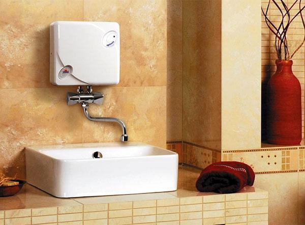 Chauffe-eau pratique dans le pays