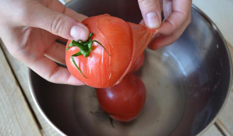 pelar el tomate