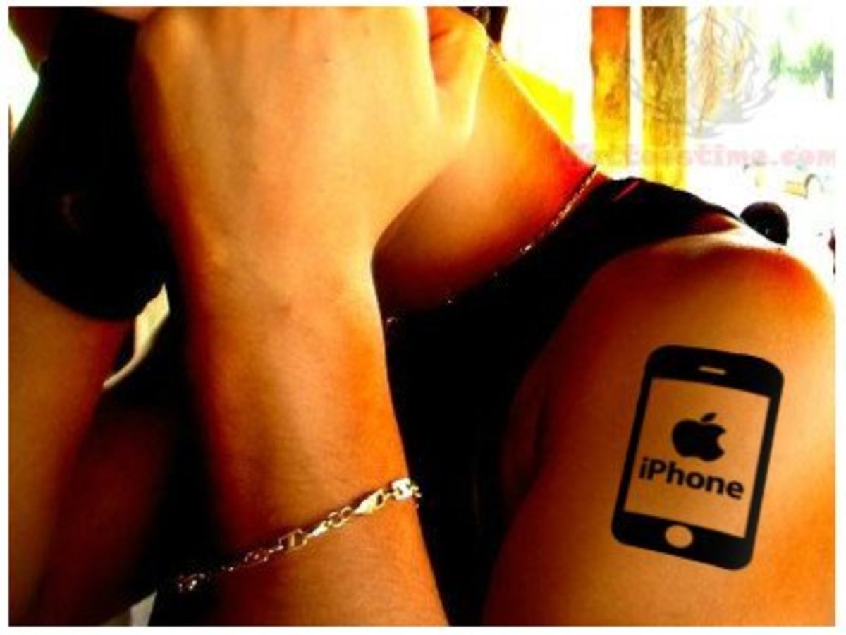 Iphone-Apple-Logo-Tattoo-Design-On-Men-Rameno