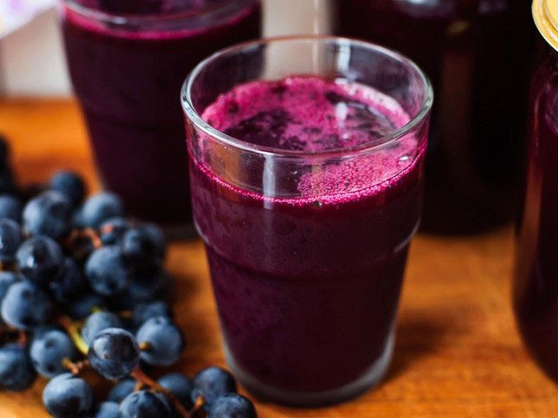 jugo de uva recién exprimido