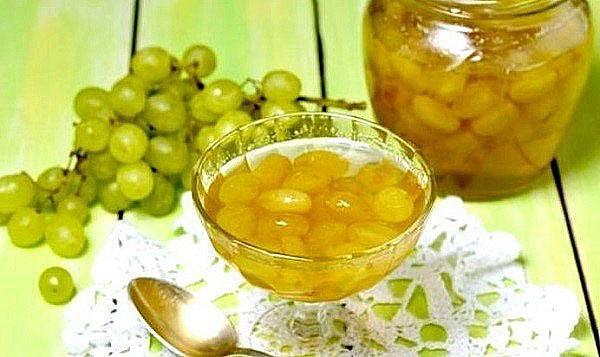 mermelada de bayas en almíbar