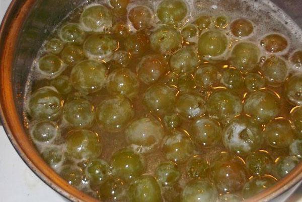 hervir las uvas