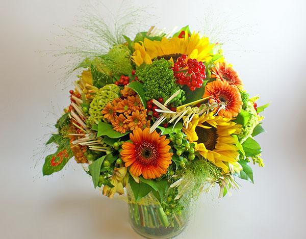 girasoles y gerberas en un ramo