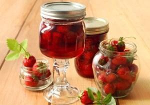 fraises dans un bocal photo