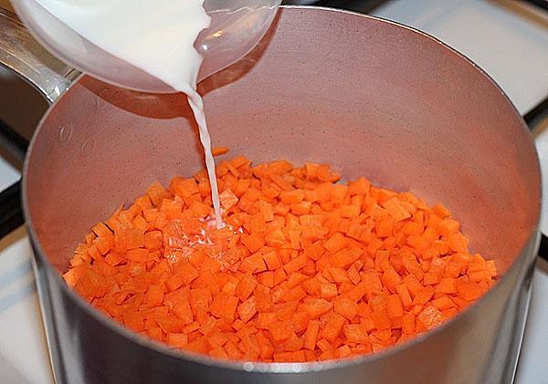 faire bouillir des carottes avec du lait