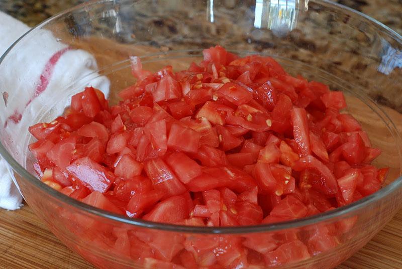 hacher les tomates