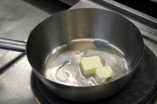 derretir la mantequilla