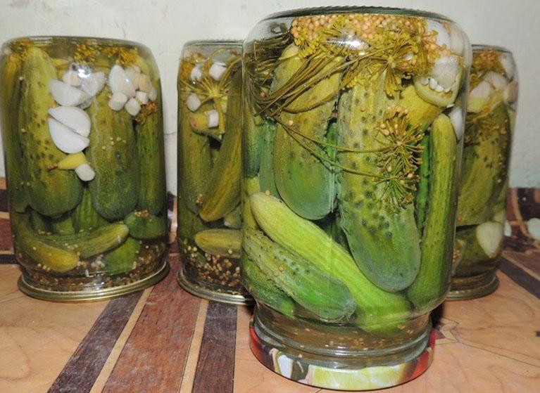 pepinillos en escabeche