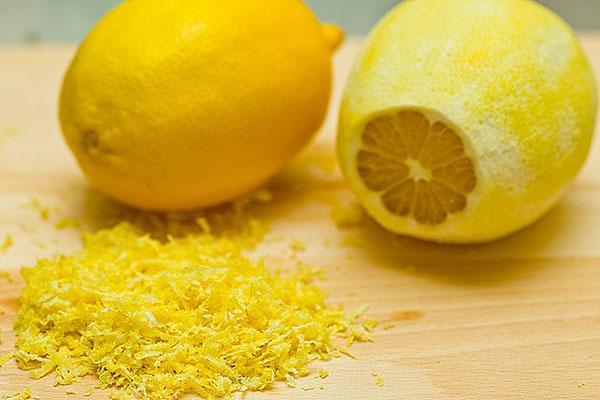 frotar la ralladura de limón