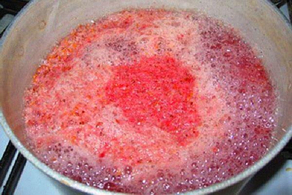 cocinar la gelatina hasta que espese