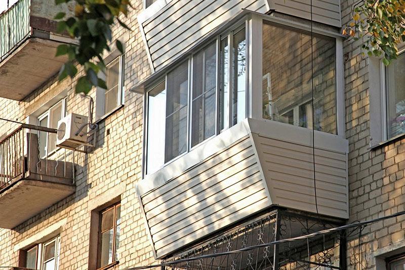 finition extérieure du balcon