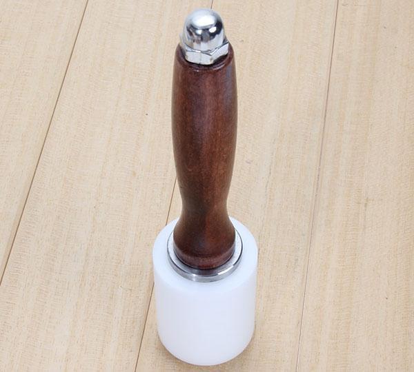 mango de madera cómodo