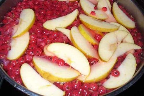 cocinar compota de grosellas y manzanas