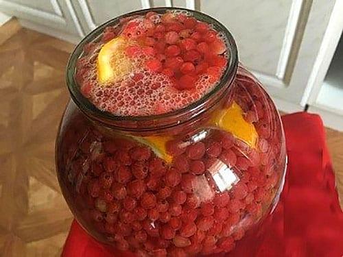 llenar los frascos con agua hirviendo