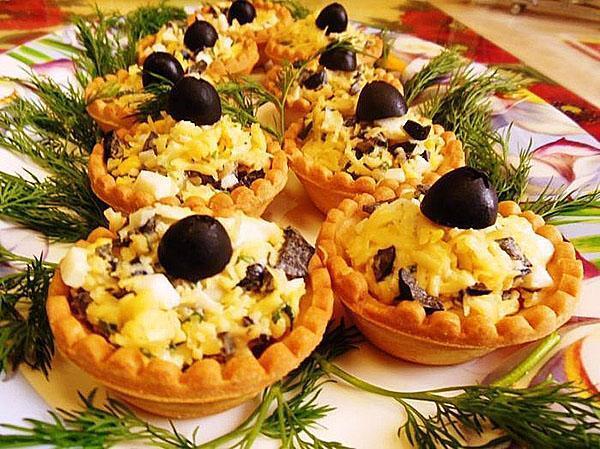 décorer des tartelettes aux olives