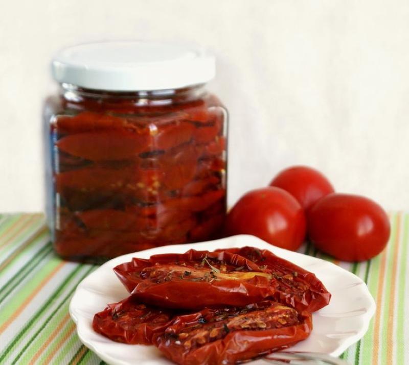 tomates séchées au four pour les recettes d'hiver