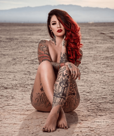 Cervena Fox ist eine Tätowiererin, Pyro-Performerin und Tattoo-Model aus Großbritannien. Im Juli 2017 spielte sie auf dem Cover des INKED Magazins.