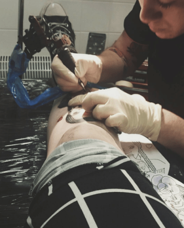 proces tetovací pistole