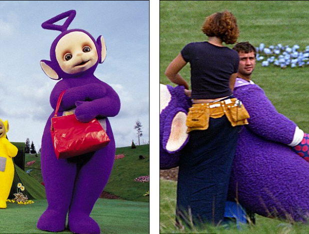 Foto über UnterhaltungsbildTinky Winky, der physisch größte der Teletubbies, wurde vom 51-jährigen Simon Shelton gespielt. Shelton ersetzte Dave Thompson, den ursprünglichen Schauspieler, der den lilafarbenen Teletubby spielte, nachdem Thompson Berichten zufolge eine Kontroverse um Tinky Winkys angebliche homosexuelle Persönlichkeit hinterlassen hatte. Thompson machte später Stand-up-Comedy, während Shelton, eine ausgebildete Balletttänzerin und Choreografin, zugab, die Teletubbie-Rolle nur ungern anzunehmen. Er wurde zitiert, als er The Sun sagte: