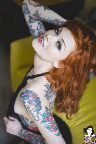 الصورة عبر SuicideGirls