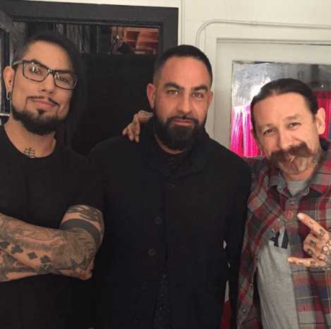 Die drei Juroren repräsentieren jeweils einen bestimmten und wichtigen Aspekt der Tattoo-Welt – mit Peck als traditionellem Tätowierer, Nuñez als japanischem Künstler und Navarro als eingefärbter Rockstar.