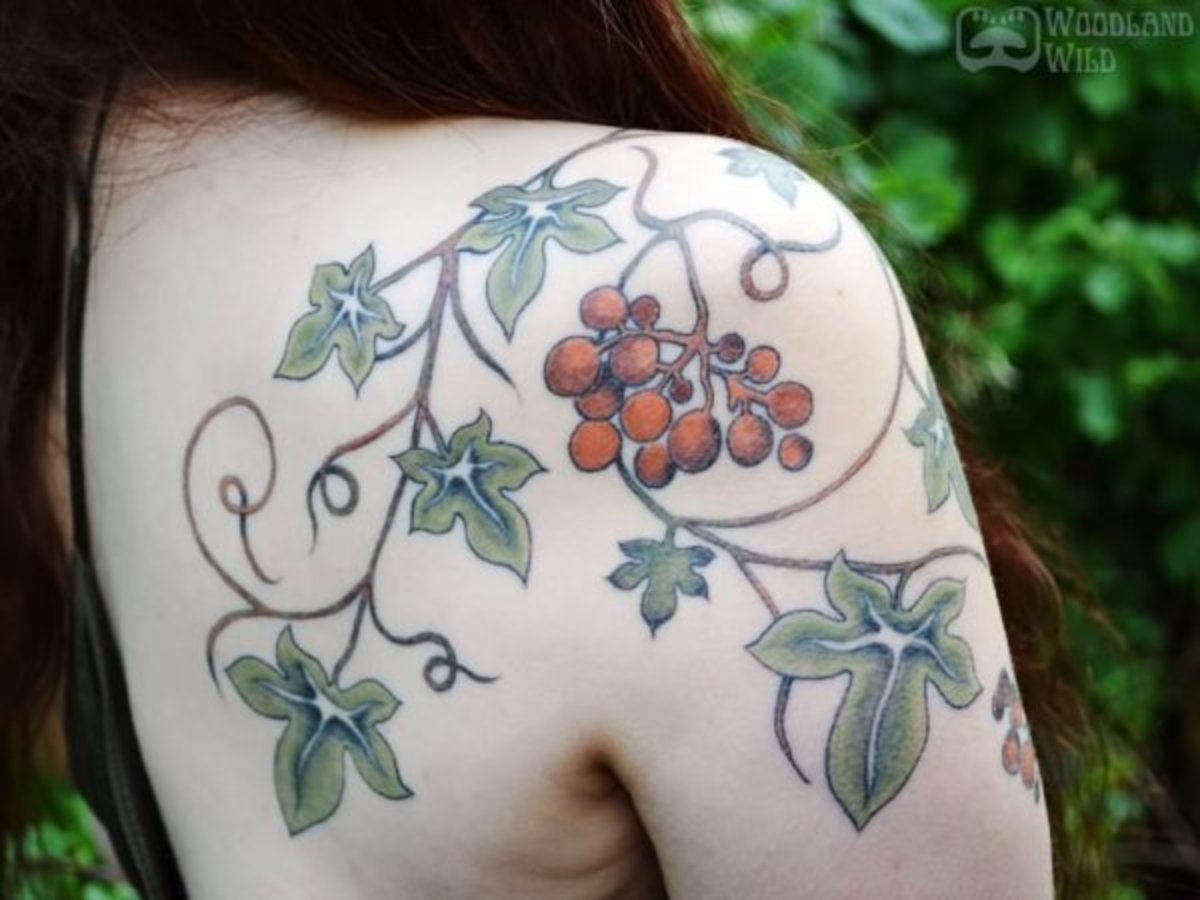 Efeu-Rebe-Tattoo