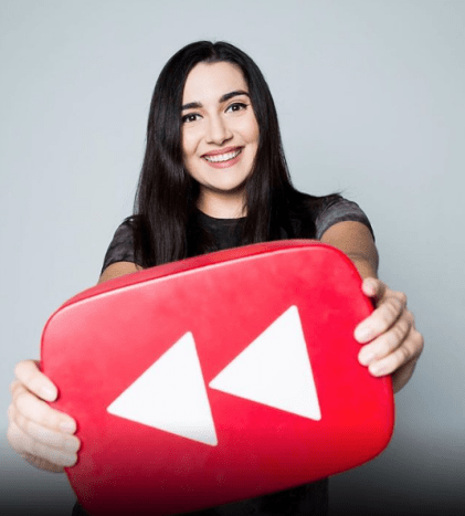 Nygaard hat Buzzfeed vor über einem Jahr verlassen und hat seitdem eine erfolgreiche Karriere als Solo-Vlogger begonnen.