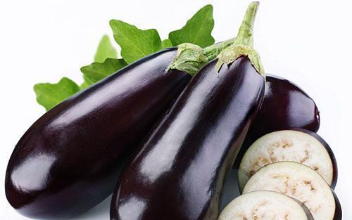 L'aubergine séchée est une excellente préparation pour l'hiver