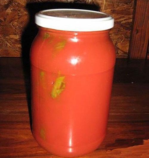 hojas de parra en jugo de tomate
