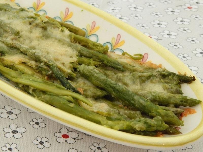 asperges au four gastronomique avec du fromage