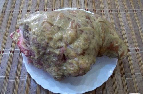 cubrir el nudillo con salsa