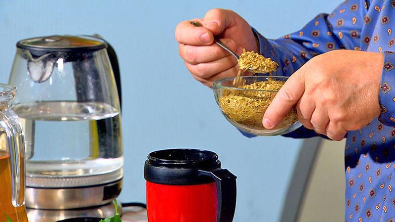 preparación de infusión en un termo