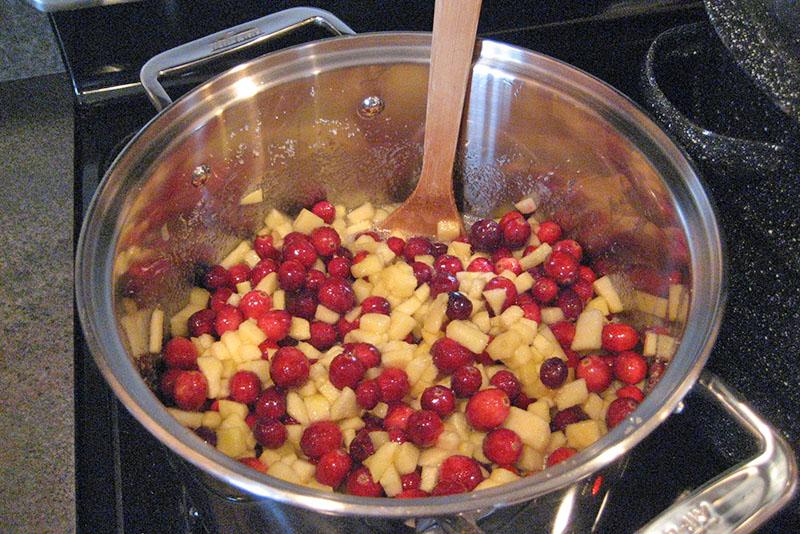 cocinar manzanas con arándanos rojos