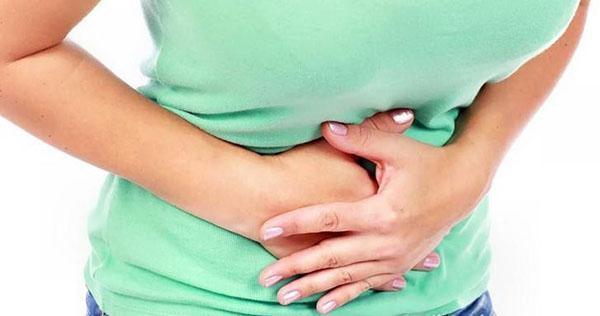les patients souffrant de gastrite ne doivent pas manger de clous de girofle
